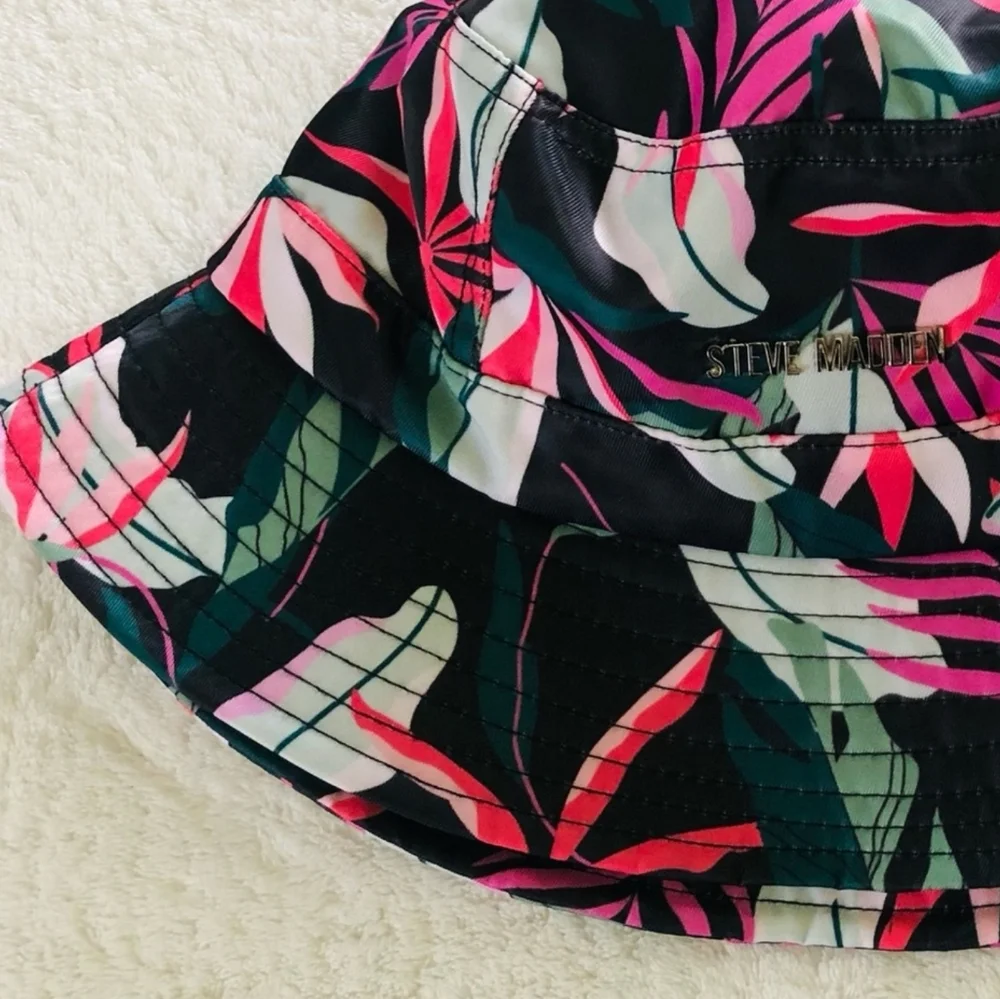 New!!! Steve Madden Women's Floral Bucket Hat